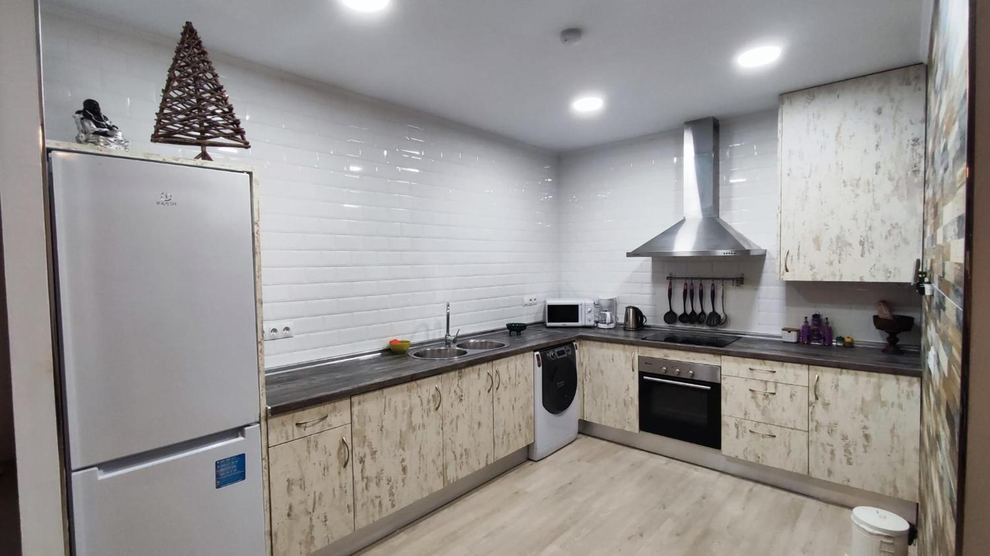 Benalroma Spacious Apartment 50 Mt From The Beach Benalmadena Luaran gambar